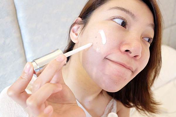 OLAY微震推推儀一推7000次微震3X滲透肌底2.jpg