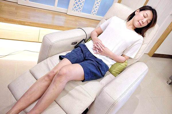 SONIX音波律動按摩沙發組要步要買.jpg