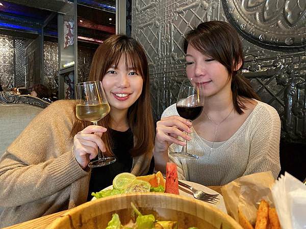 333 RESTAURANT & BAR
