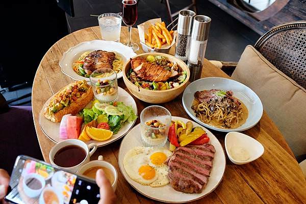 333 RESTAURANT & BAR