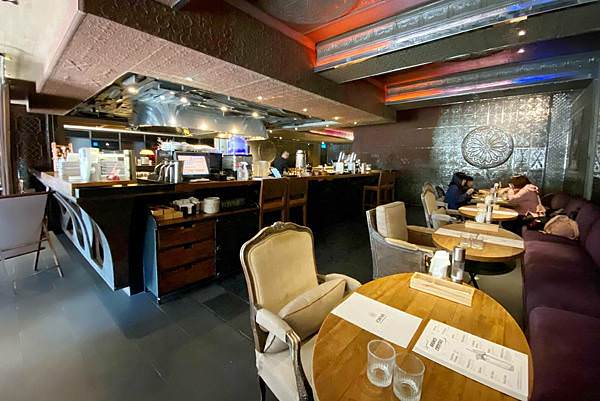 333 RESTAURANT & BAR