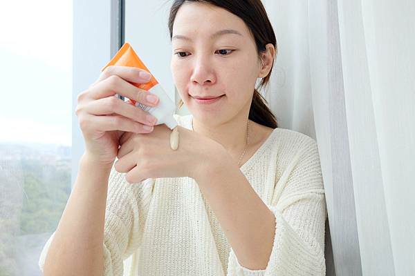 上麗X輕透35潤色防曬