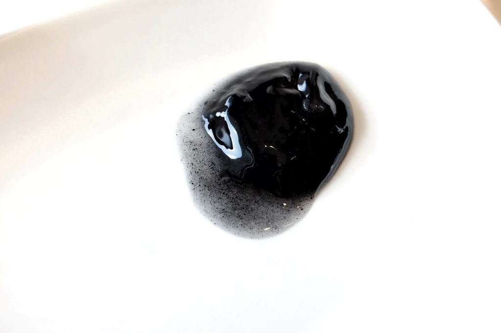 素顏實測｜日本美妝,沛妮亞,御洗肌溫感炭洗卸凝膠