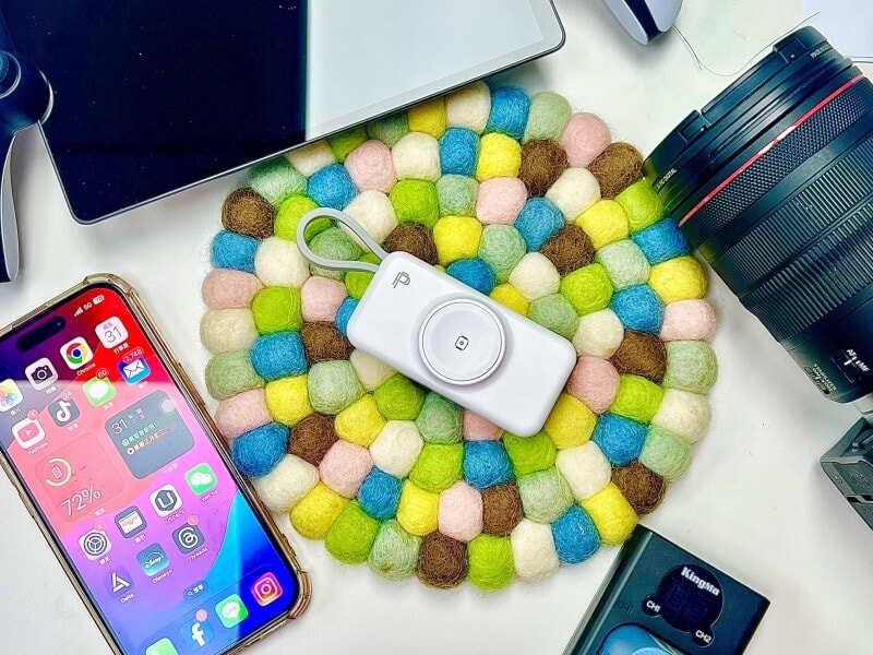 自帶線行動電源