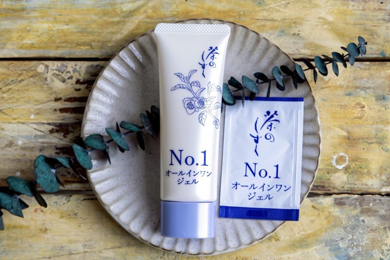 洗完臉後的神隊友：綠茶水潤全效凝露