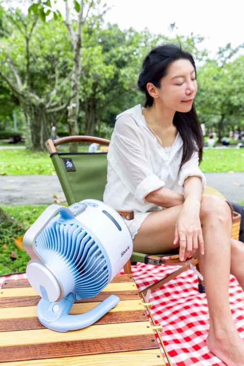 Shark HydroGO無線涼感噴霧扇評價?怕熱人實測後降溫3°C,夏天消暑神器! - 第18張圖 無線涼感噴霧扇LINE ALBUM 摸摸照片 風扇20260416 260417