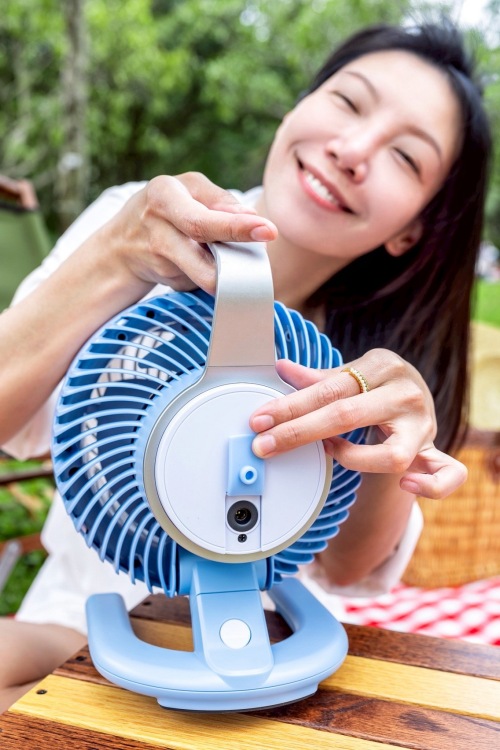 Shark HydroGO無線涼感噴霧扇評價?怕熱人實測後降溫3°C,夏天消暑神器! - 第8張圖 無線涼感噴霧扇LINE ALBUM 摸摸照片 風扇20260416 260417