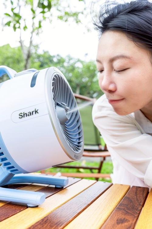 Shark HydroGO無線涼感噴霧扇評價?怕熱人實測後降溫3°C,夏天消暑神器! - 第11張圖 無線涼感噴霧扇S 96706592